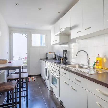Cozy 1 Bedroom In La Plaine District *